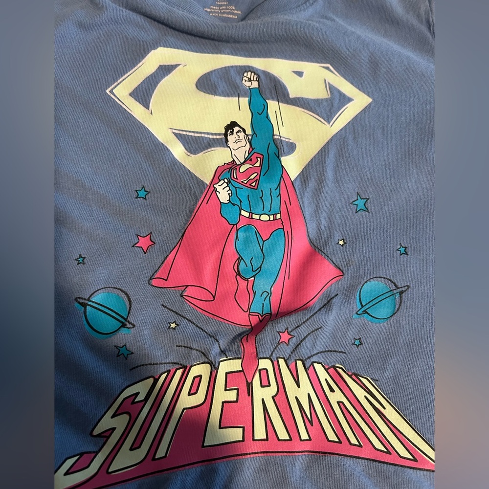 Boys size 5 DC Gap shirt excellent used condition, heavier material